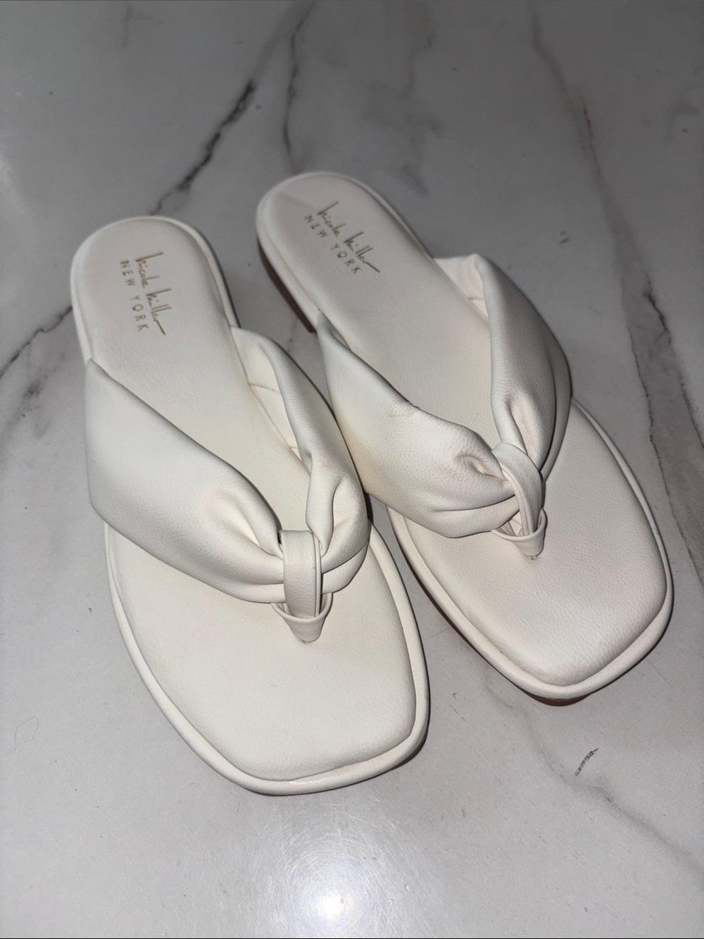 NWOT Nicole Miller White Knotted Toe-Post Slide Sandals